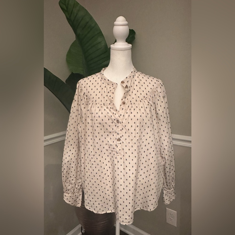 NWT Old Navy cream and black peasant blouse